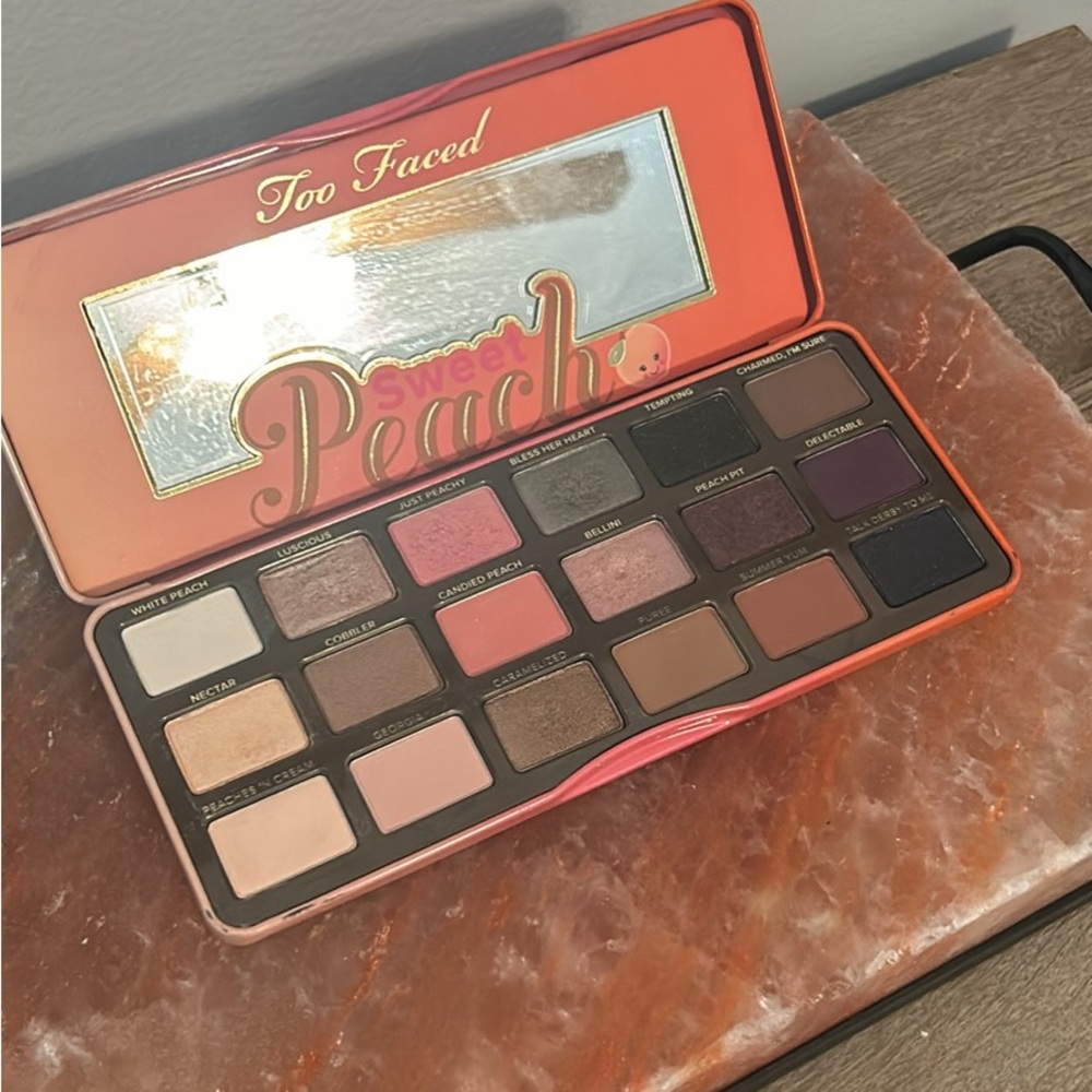 Too faced sweet peach palette